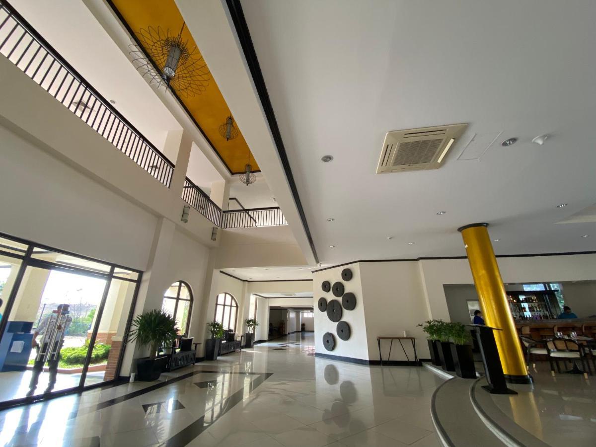 Plaza Del Norte Hotel And Convention Center Laoag Dış mekan fotoğraf